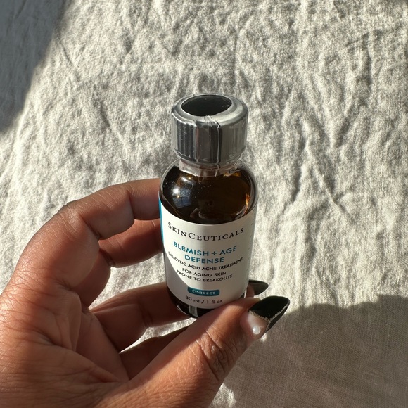 NEW SKINCEUTICALS Blemish + Age defense - Picture 2 of 4